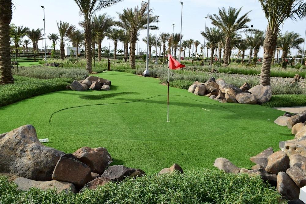 Bay La Sun Hotel And Marina - Emaar King Abdullah Economic City מראה חיצוני תמונה Golf course at Al Forsan National Club