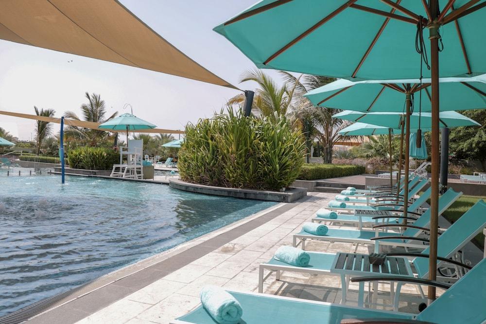 Bay La Sun Hotel And Marina - Emaar King Abdullah Economic City מראה חיצוני תמונה The swimming pool at the resort