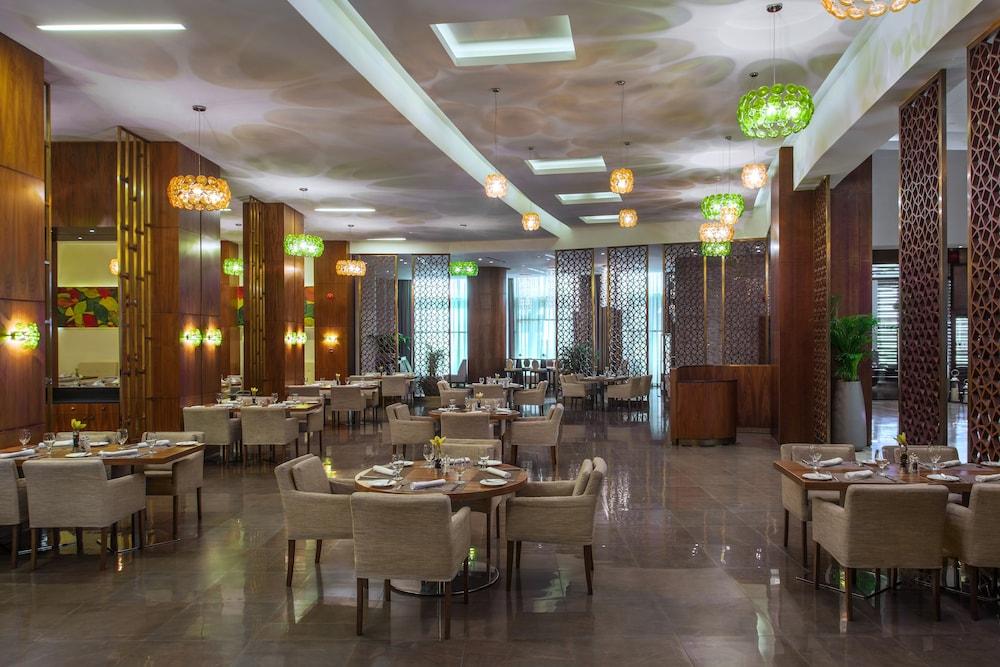 Bay La Sun Hotel And Marina - Emaar King Abdullah Economic City מראה חיצוני תמונה The restaurant