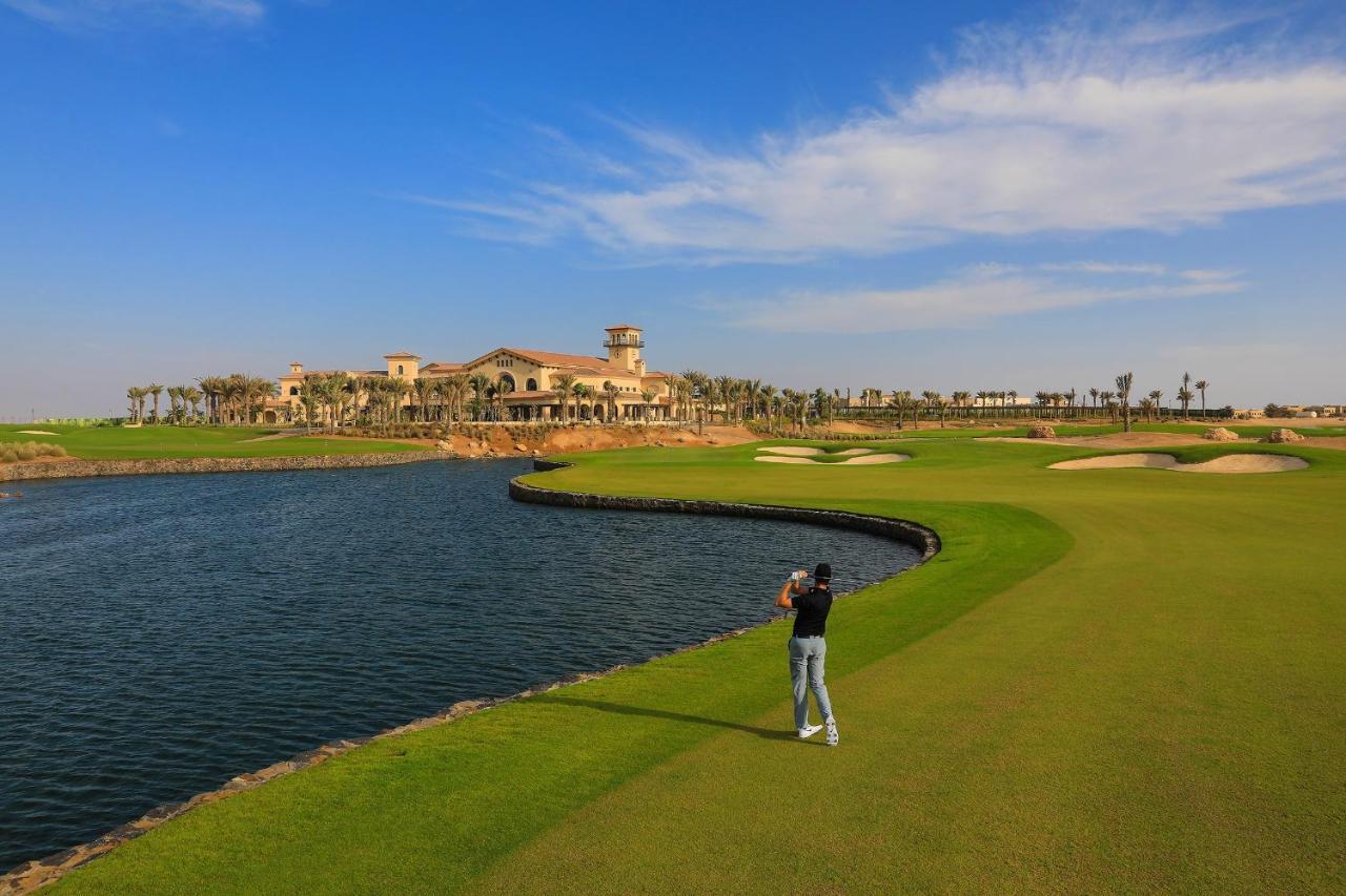 Bay La Sun Hotel And Marina - Emaar King Abdullah Economic City מראה חיצוני תמונה Golf course at the Emirates Golf Club